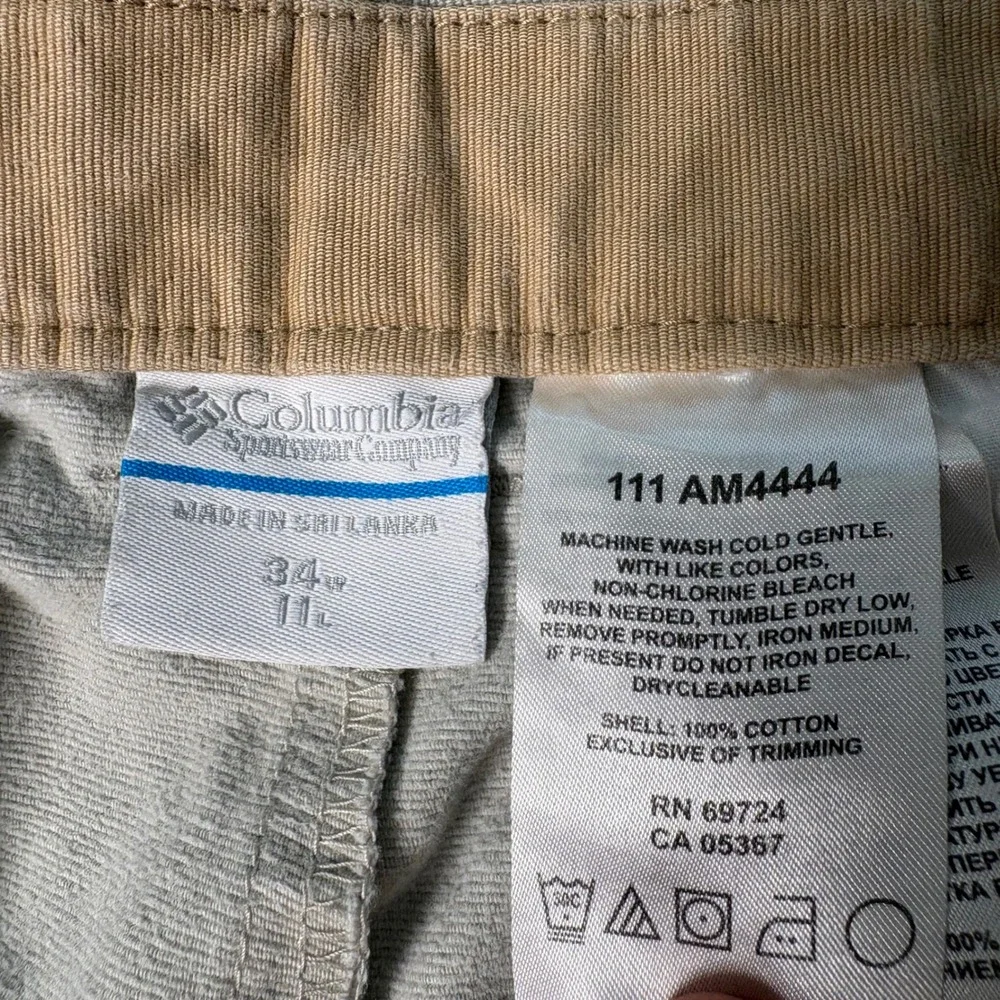 Columbia Men's Beige Canvas Cargo Shorts Cotton Button Pockets Logo 11L